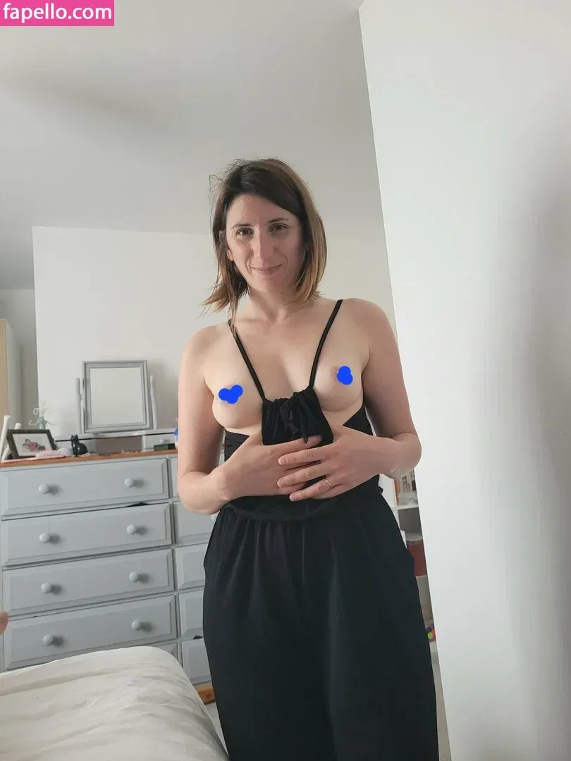 Bee / Trimalchio87 Onlyfans Photo Gallery 