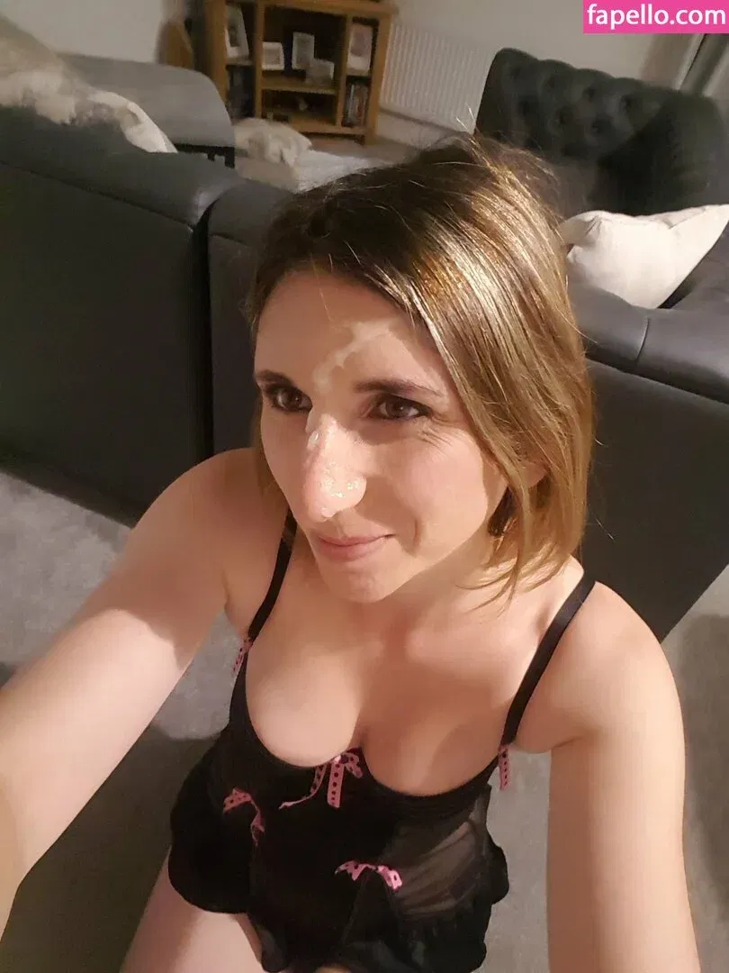 Bee / Trimalchio87 Onlyfans Photo Gallery 