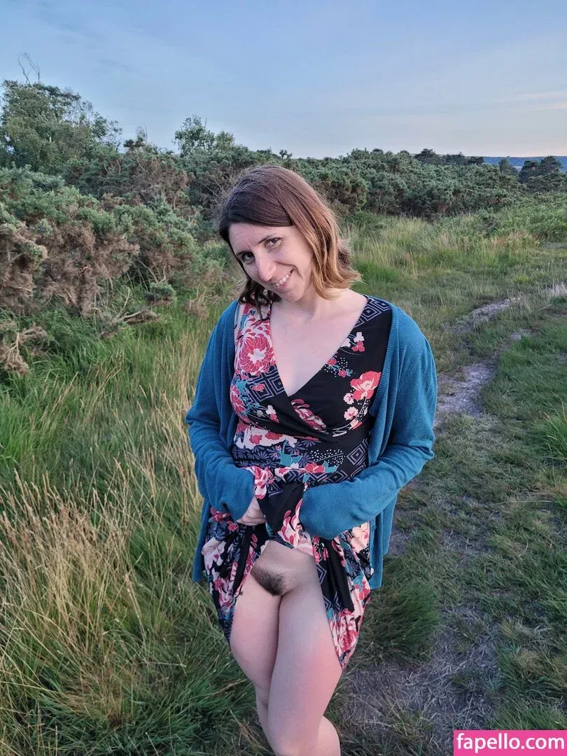 Bee / Trimalchio87 Onlyfans Photo Gallery 