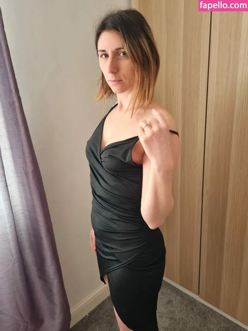 Bee / Trimalchio87 Onlyfans Photo Gallery 