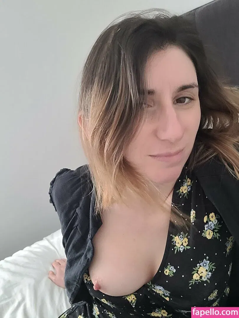 Bee / Trimalchio87 Onlyfans Photo Gallery 