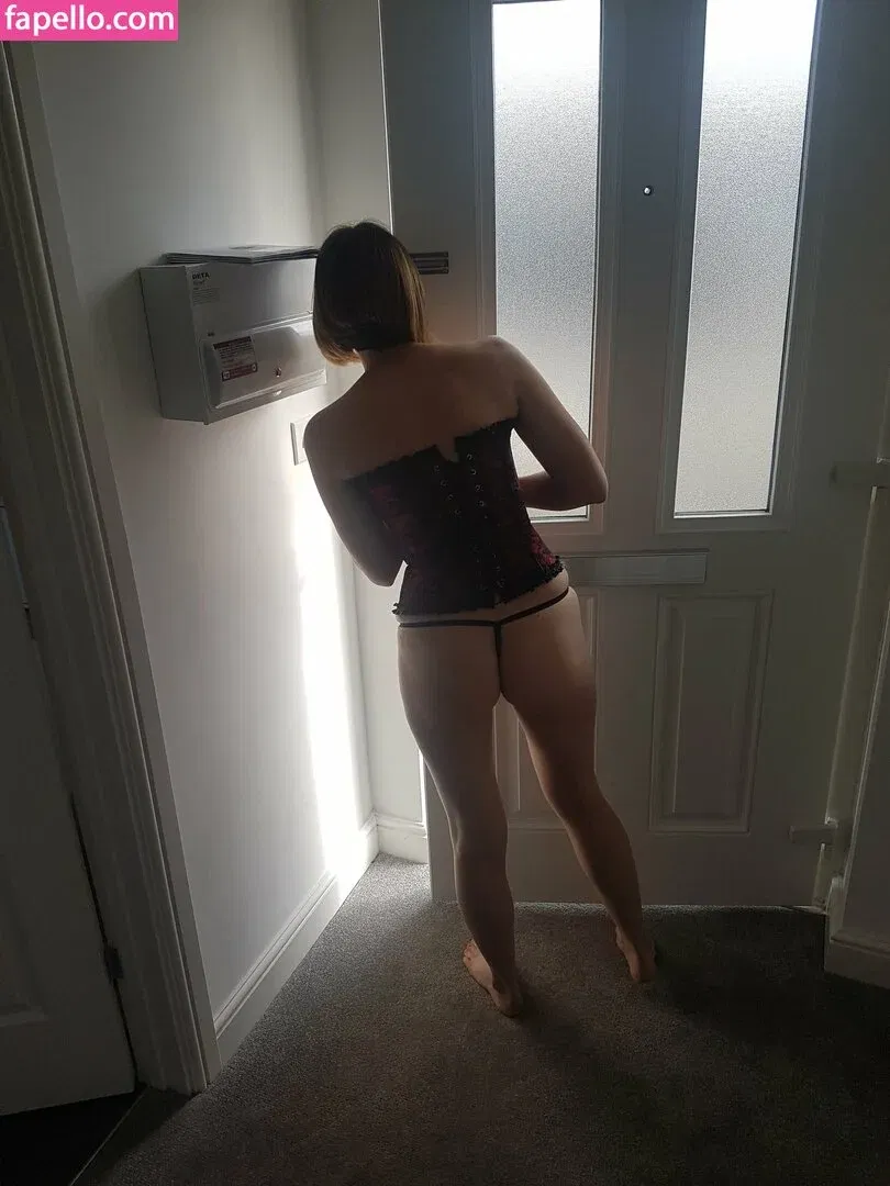 Bee / Trimalchio87 Onlyfans Photo Gallery 