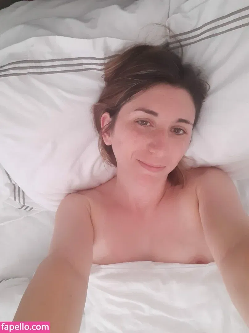 Bee / Trimalchio87 Onlyfans Photo Gallery 