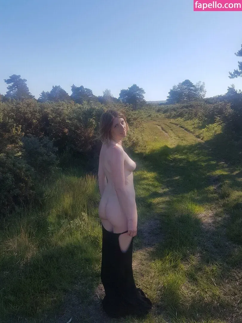 Bee / Trimalchio87 Onlyfans Photo Gallery 