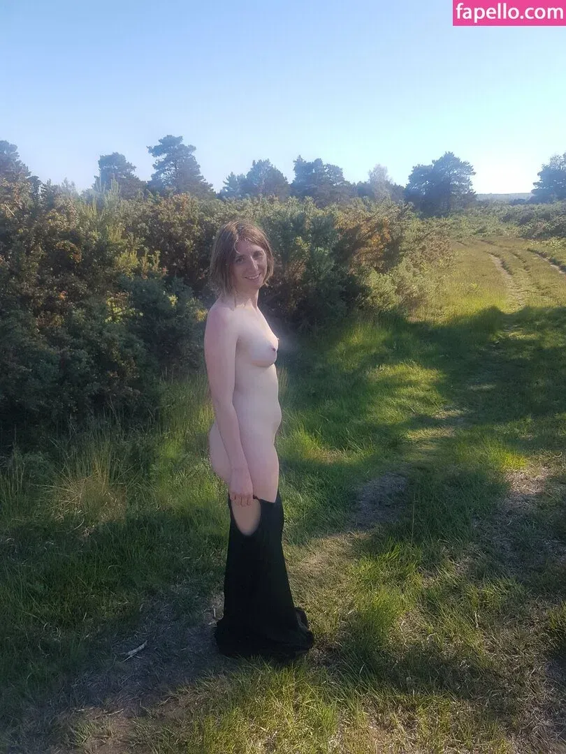 Bee / Trimalchio87 Onlyfans Photo Gallery 