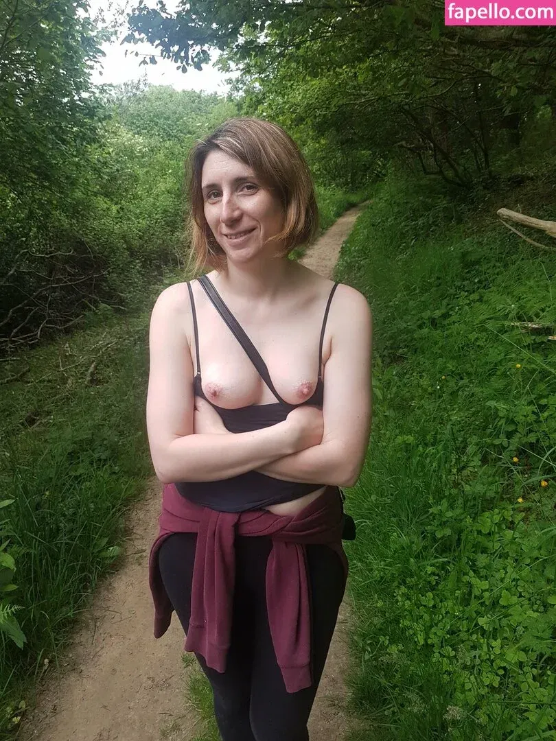 Bee / Trimalchio87 Onlyfans Photo Gallery 