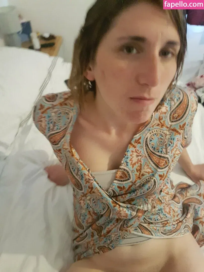 Bee / Trimalchio87 Onlyfans Photo Gallery 