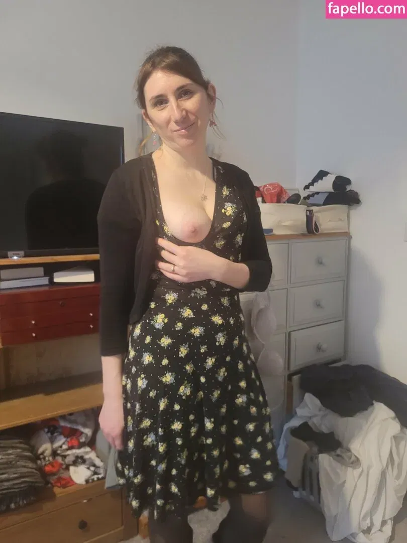 Bee / Trimalchio87 Onlyfans Photo Gallery 