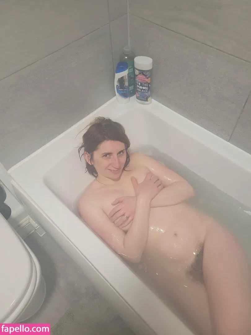 Bee / Trimalchio87 Onlyfans Photo Gallery 