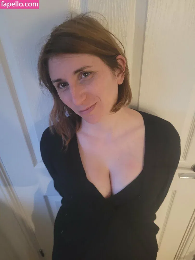 Bee / Trimalchio87 Onlyfans Photo Gallery 