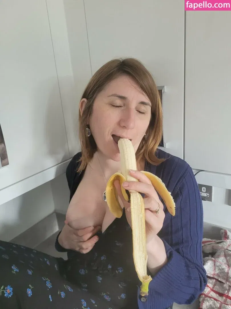 Bee / Trimalchio87 Onlyfans Photo Gallery 