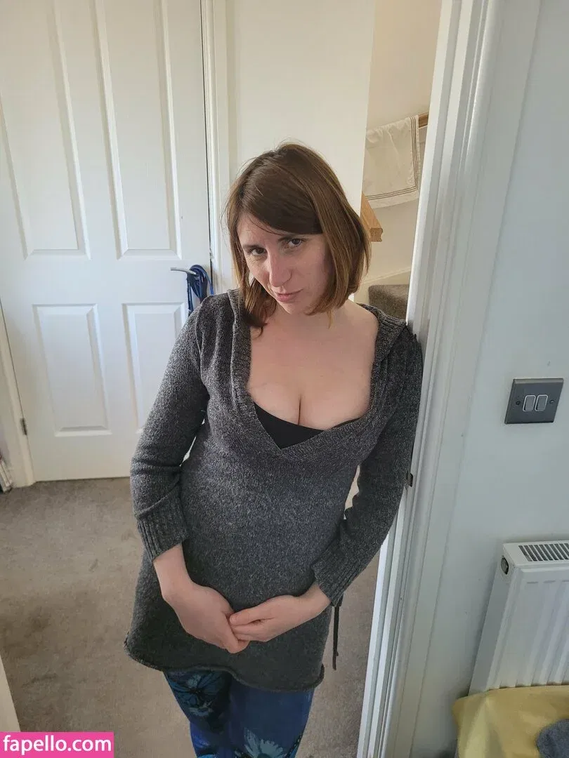 Bee / Trimalchio87 Onlyfans Photo Gallery 