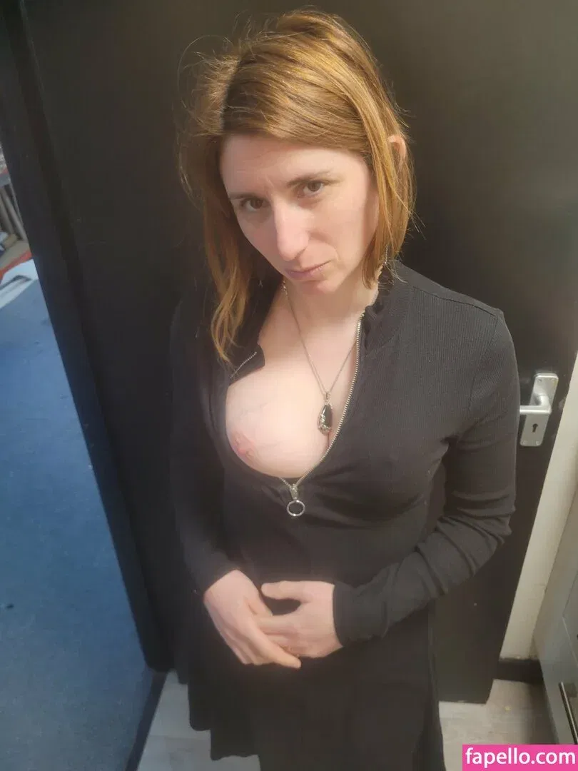 Bee / Trimalchio87 Onlyfans Photo Gallery 