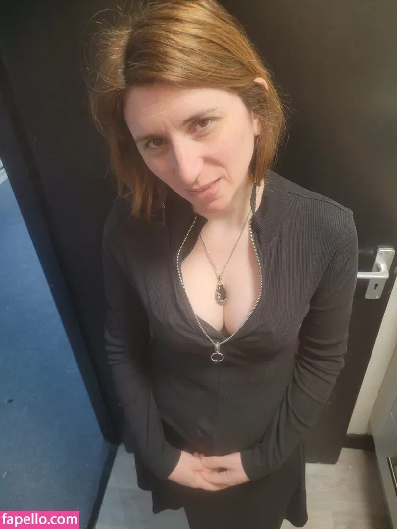 Bee / Trimalchio87 Onlyfans Photo Gallery 