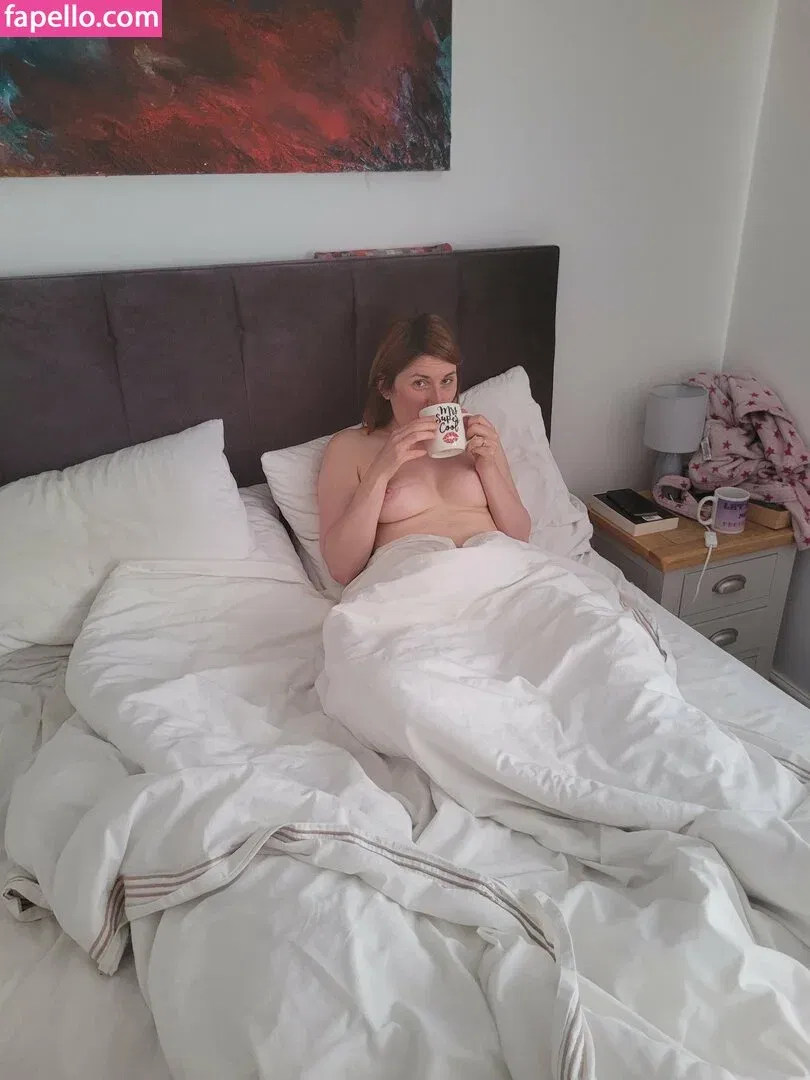 Bee / Trimalchio87 Onlyfans Photo Gallery 