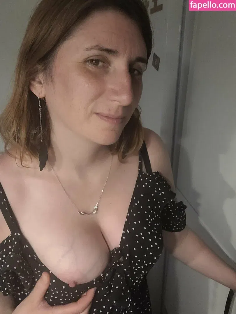 Bee / Trimalchio87 Onlyfans Photo Gallery 