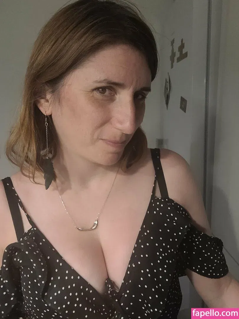 Bee / Trimalchio87 Onlyfans Photo Gallery 