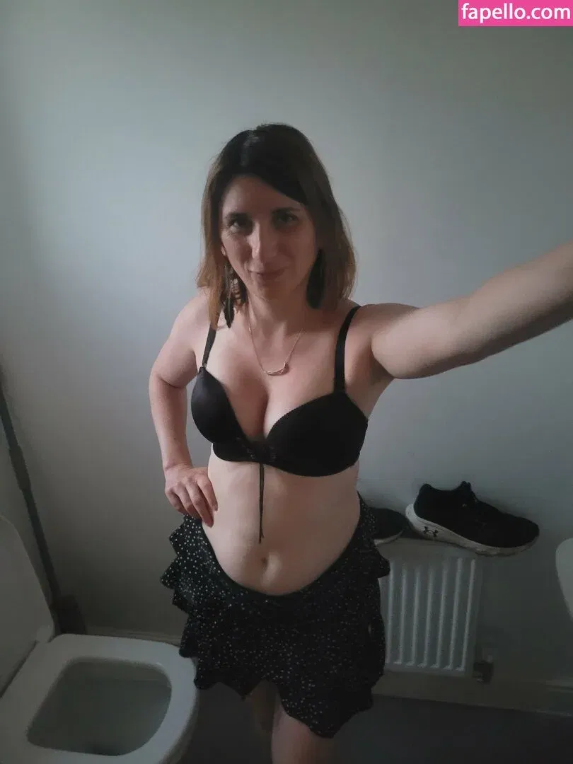 Bee / Trimalchio87 Onlyfans Photo Gallery 