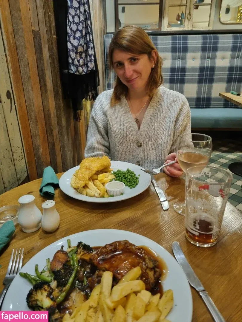 Bee / Trimalchio87 Onlyfans Photo Gallery 