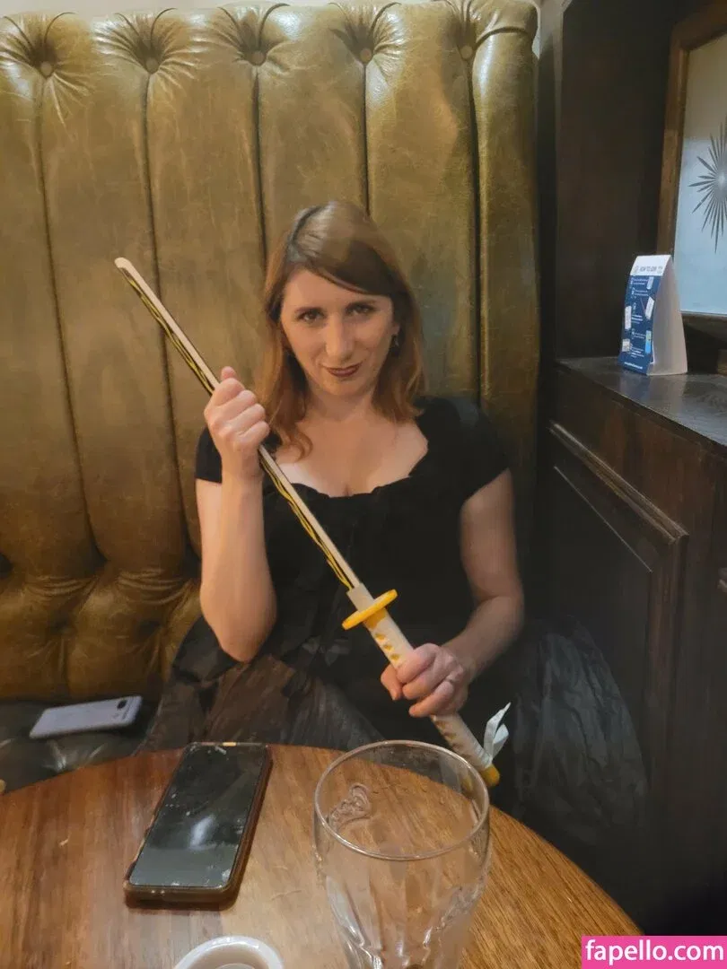 Bee / Trimalchio87 Onlyfans Photo Gallery 