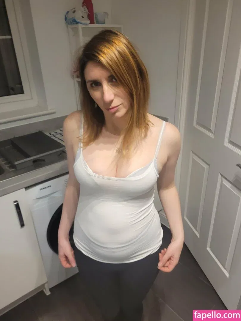 Bee / Trimalchio87 Onlyfans Photo Gallery 