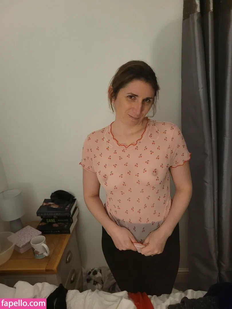 Bee / Trimalchio87 Onlyfans Photo Gallery 