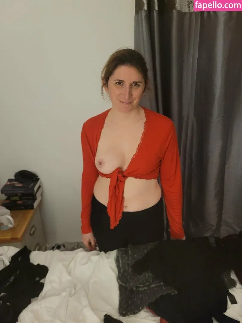 Bee / Trimalchio87 Onlyfans Photo Gallery 