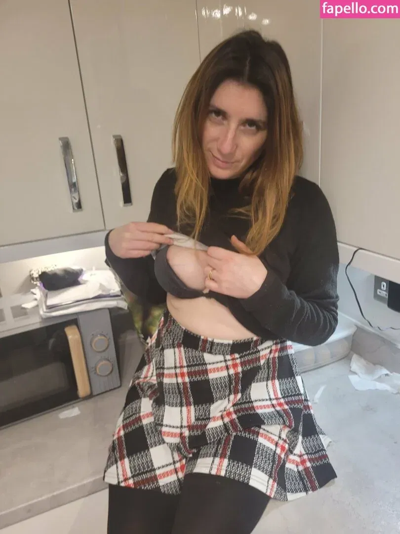 Bee / Trimalchio87 Onlyfans Photo Gallery 