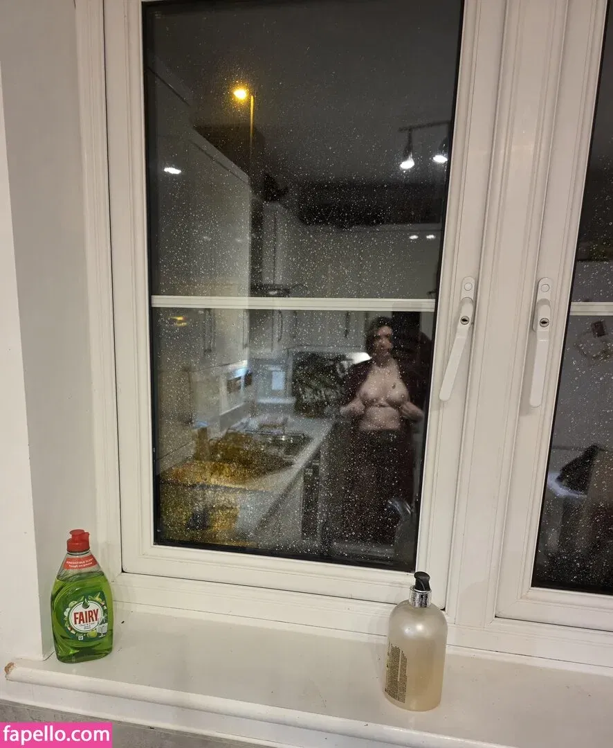 Bee / Trimalchio87 Onlyfans Photo Gallery 