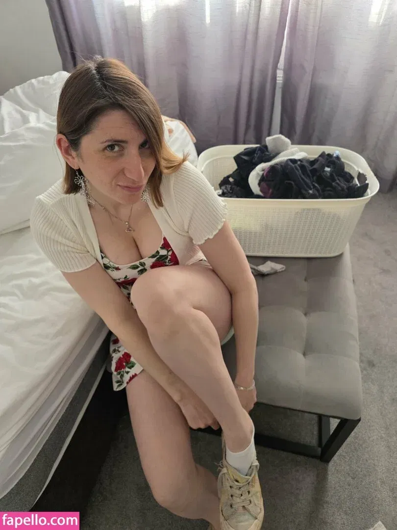 Bee / Trimalchio87 Onlyfans Photo Gallery 