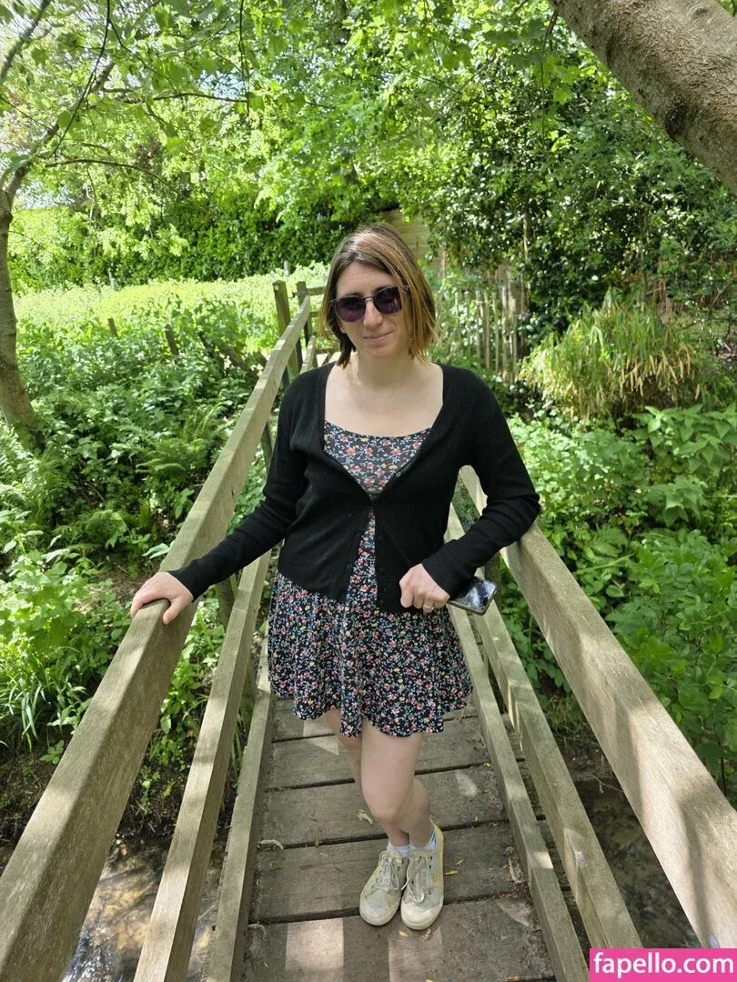 Bee / Trimalchio87 Onlyfans Photo Gallery 