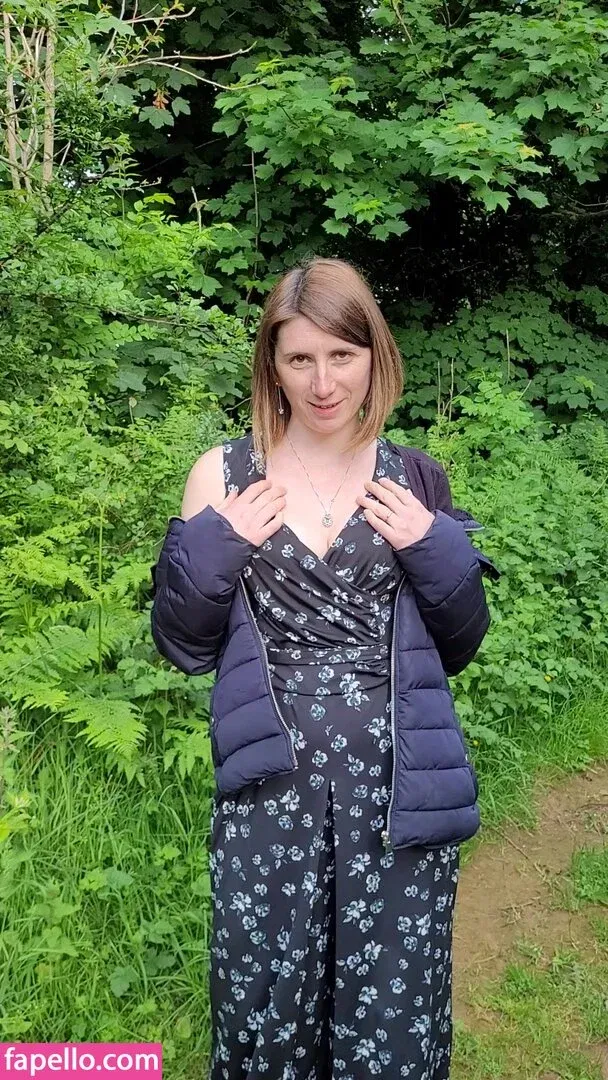 Bee / Trimalchio87 Onlyfans Photo Gallery 