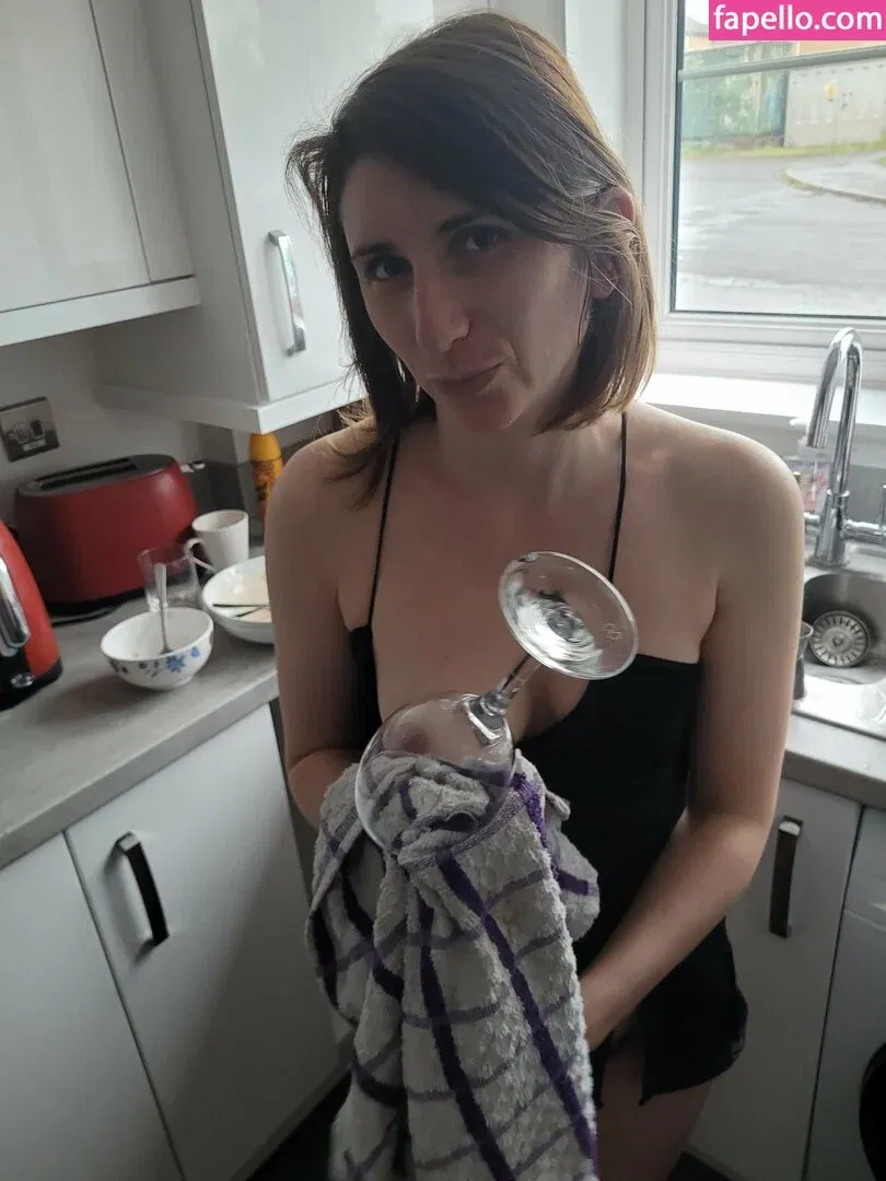 Bee / Trimalchio87 Onlyfans Photo Gallery 