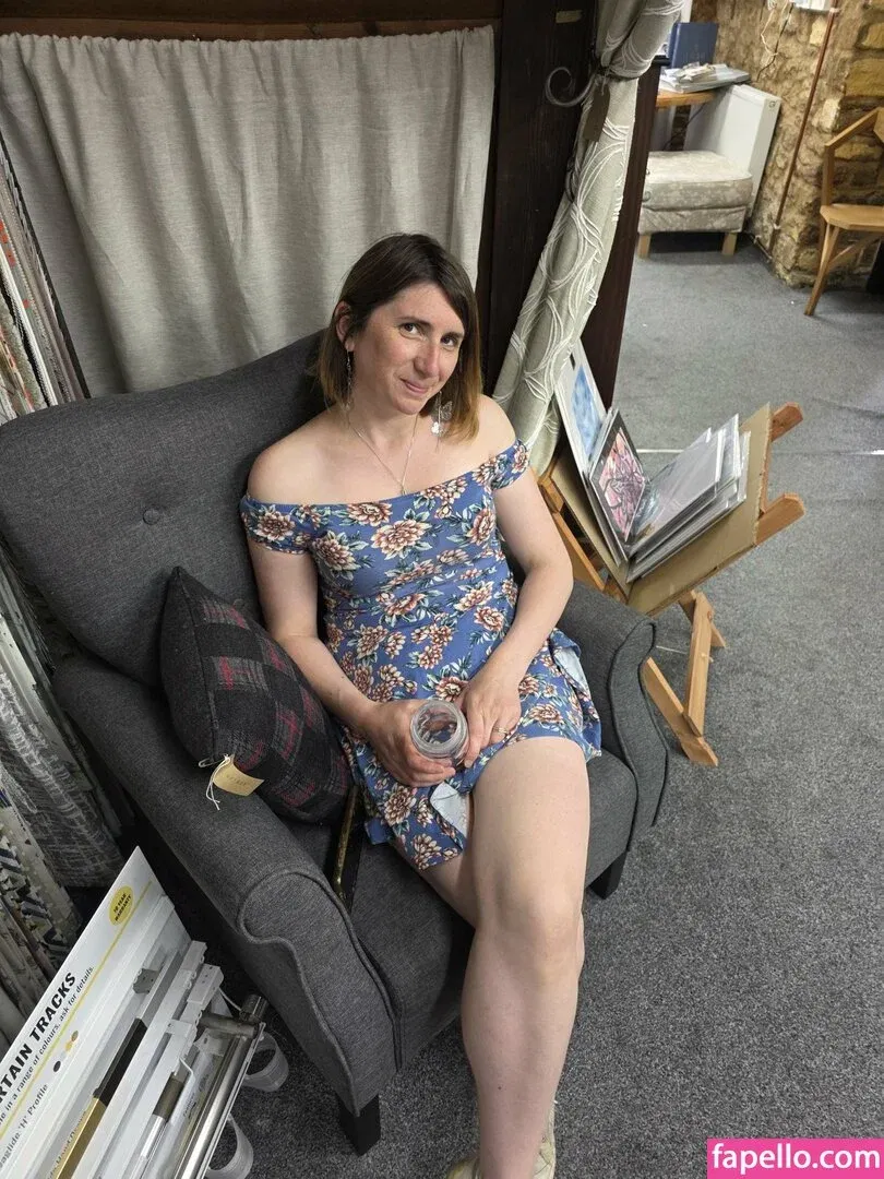 Bee / Trimalchio87 Onlyfans Photo Gallery 