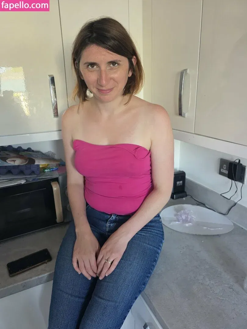 Bee / Trimalchio87 Onlyfans Photo Gallery 