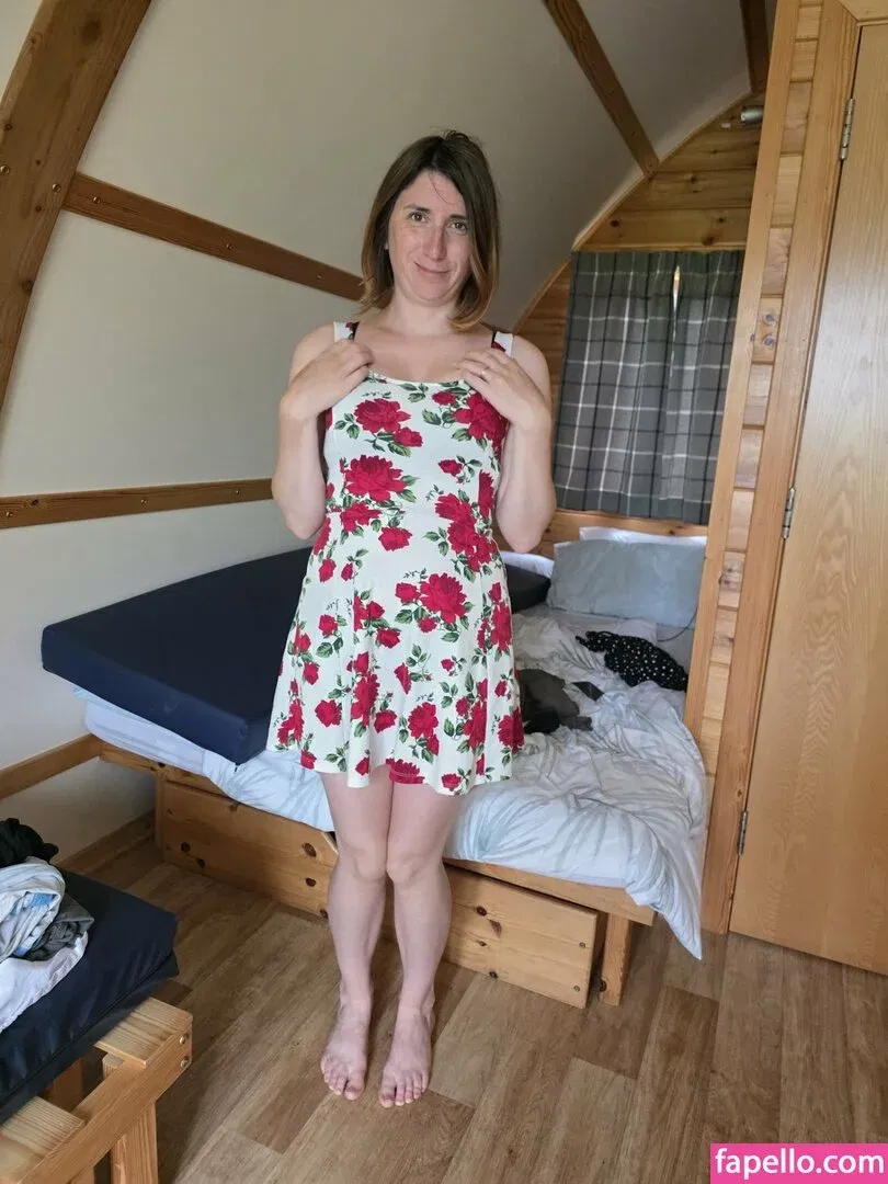 Bee / Trimalchio87 Onlyfans Photo Gallery 