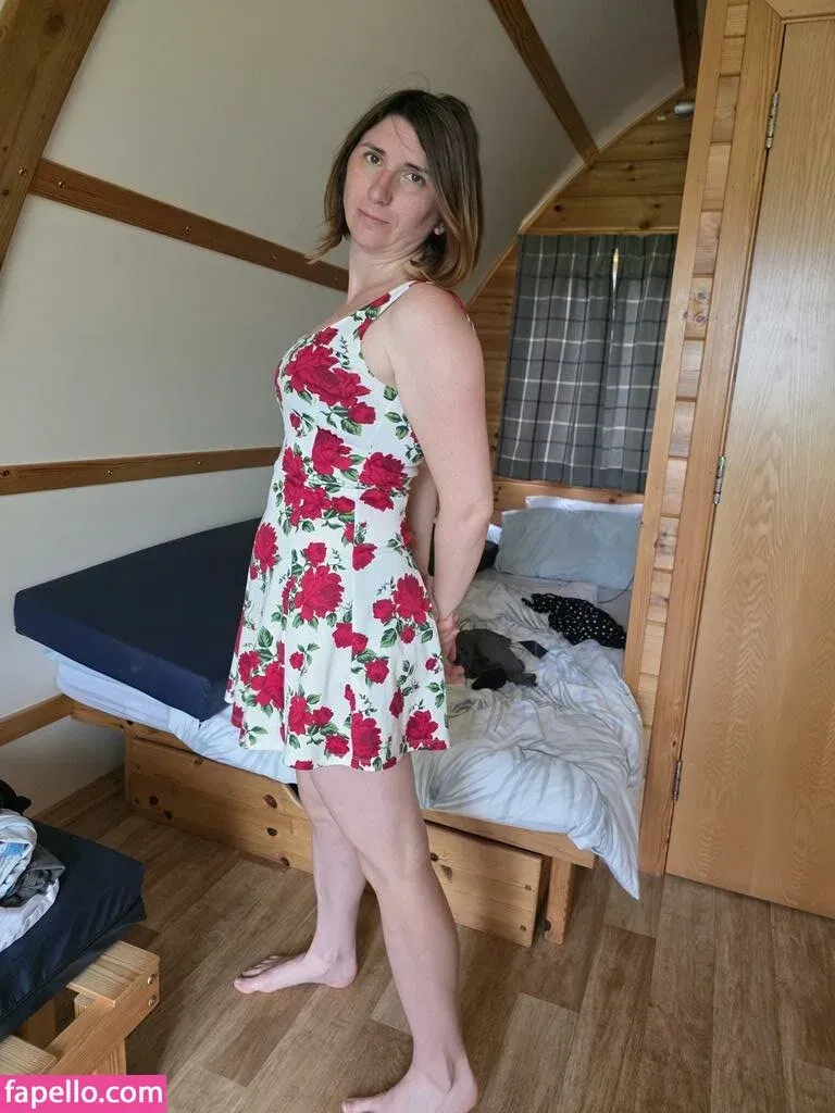 Bee / Trimalchio87 Onlyfans Photo Gallery 