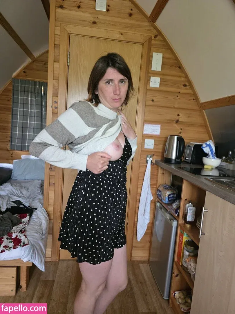 Bee / Trimalchio87 Onlyfans Photo Gallery 