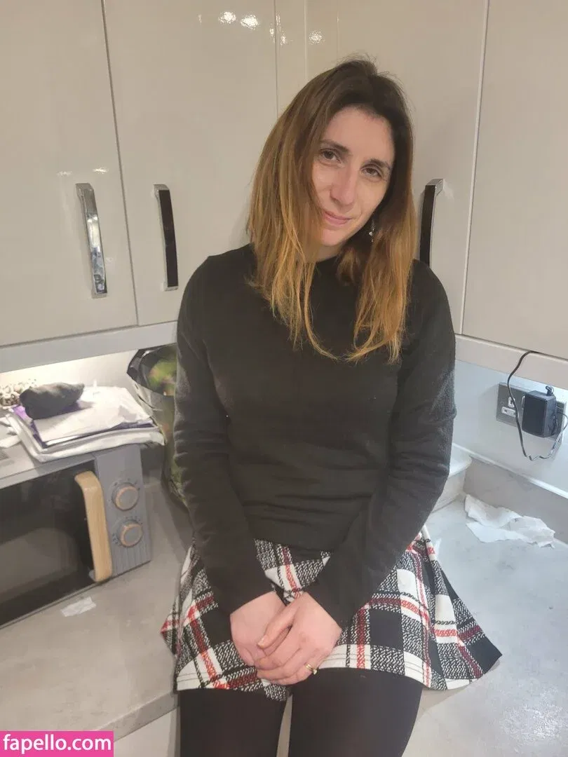 Bee / Trimalchio87 Onlyfans Photo Gallery 