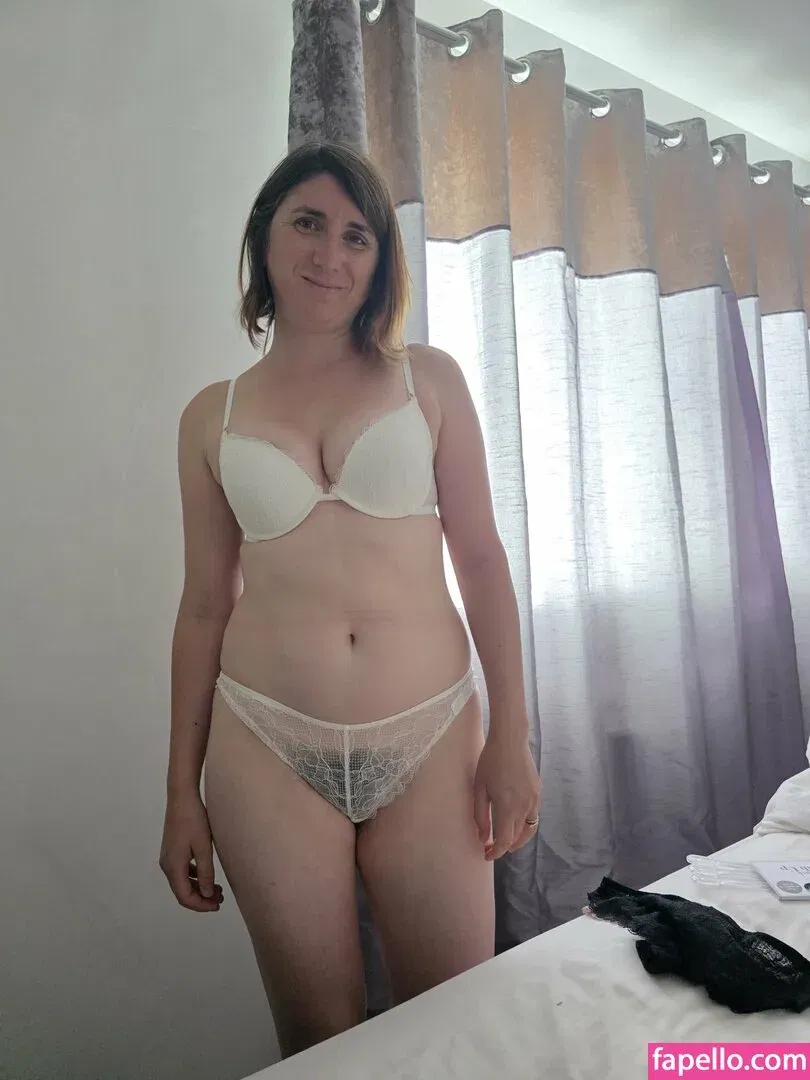 Bee / Trimalchio87 Onlyfans Photo Gallery 