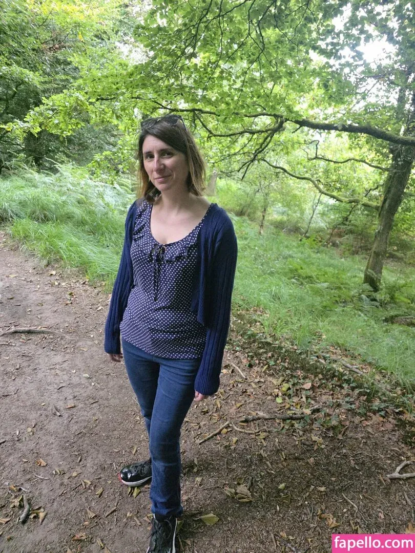 Bee / Trimalchio87 Onlyfans Photo Gallery 