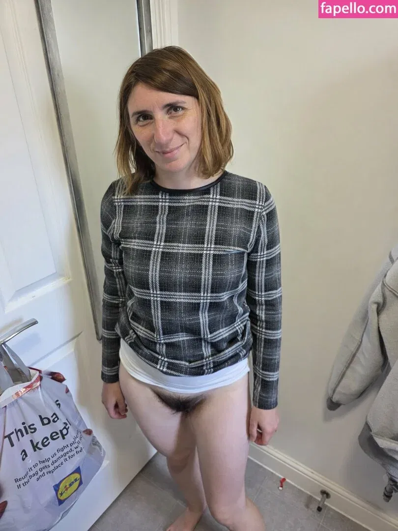 Bee / Trimalchio87 Onlyfans Photo Gallery 