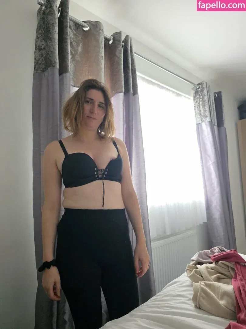 Bee / Trimalchio87 Onlyfans Photo Gallery 