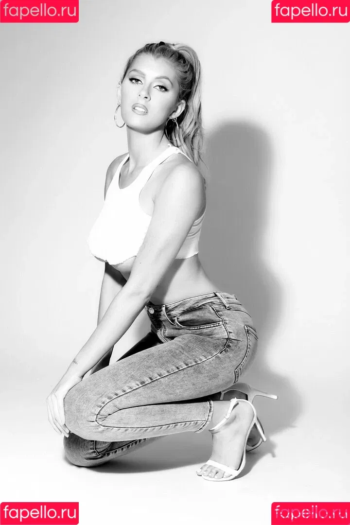 Bella White / bbellaawhite Onlyfans Photo Gallery 