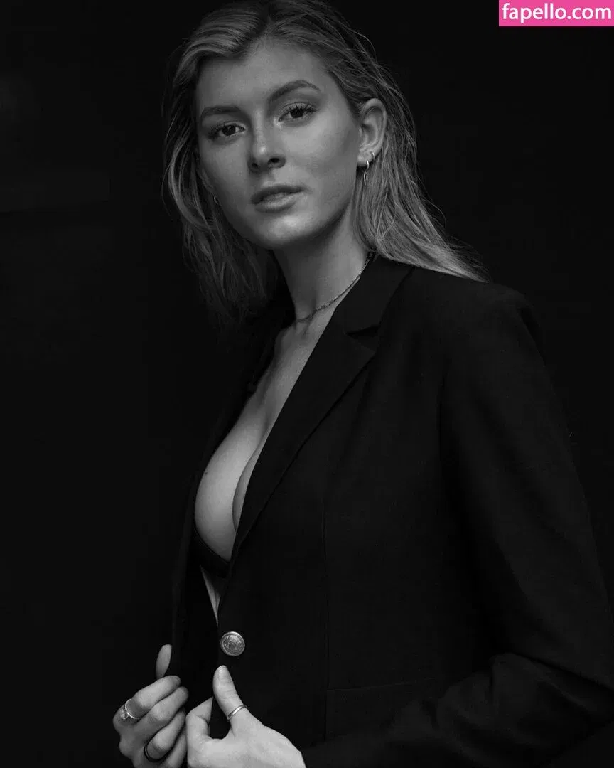 Bella White / bbellaawhite Onlyfans Photo Gallery 