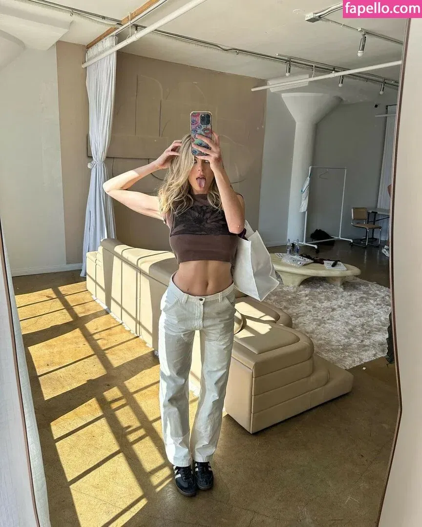 Bella White / bbellaawhite Onlyfans Photo Gallery 