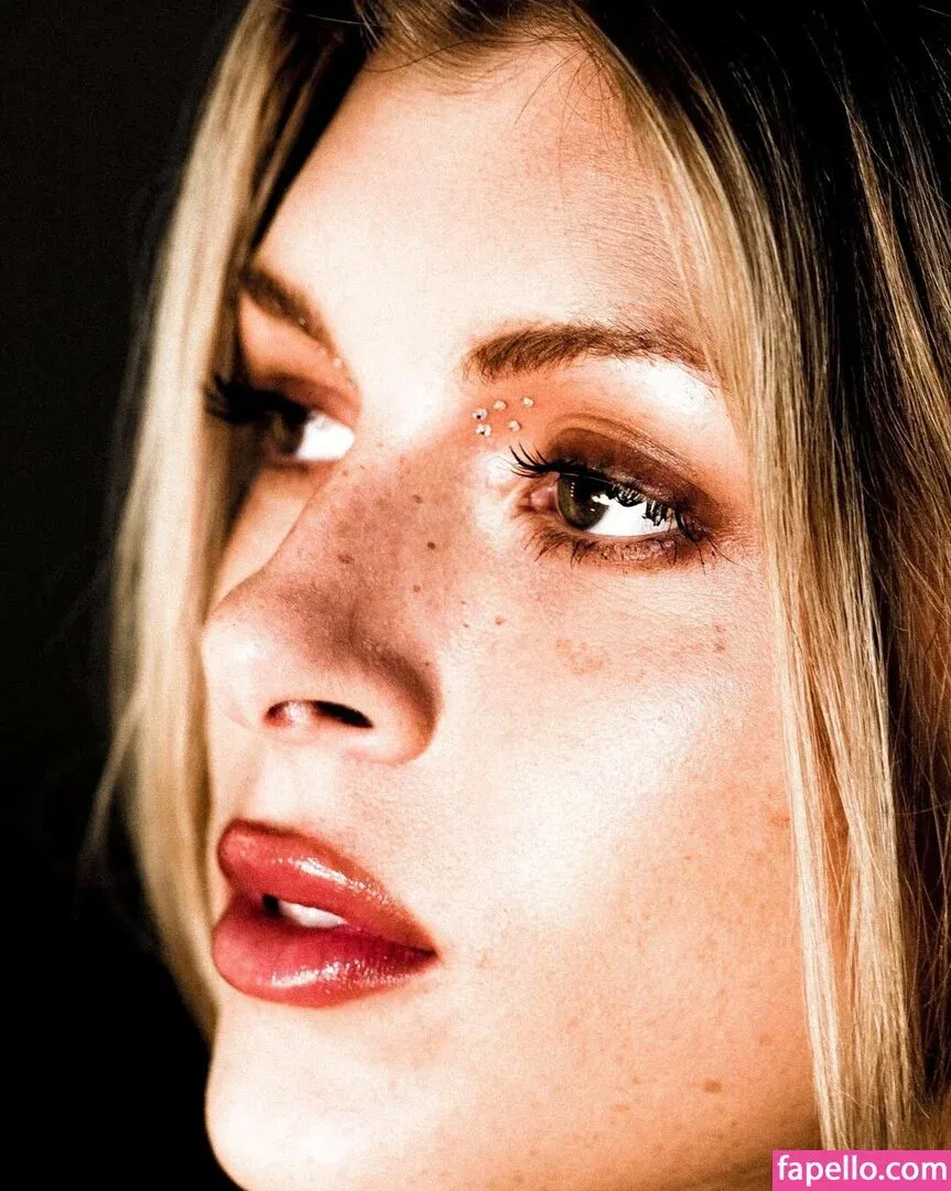 Bella White / bbellaawhite Onlyfans Photo Gallery 