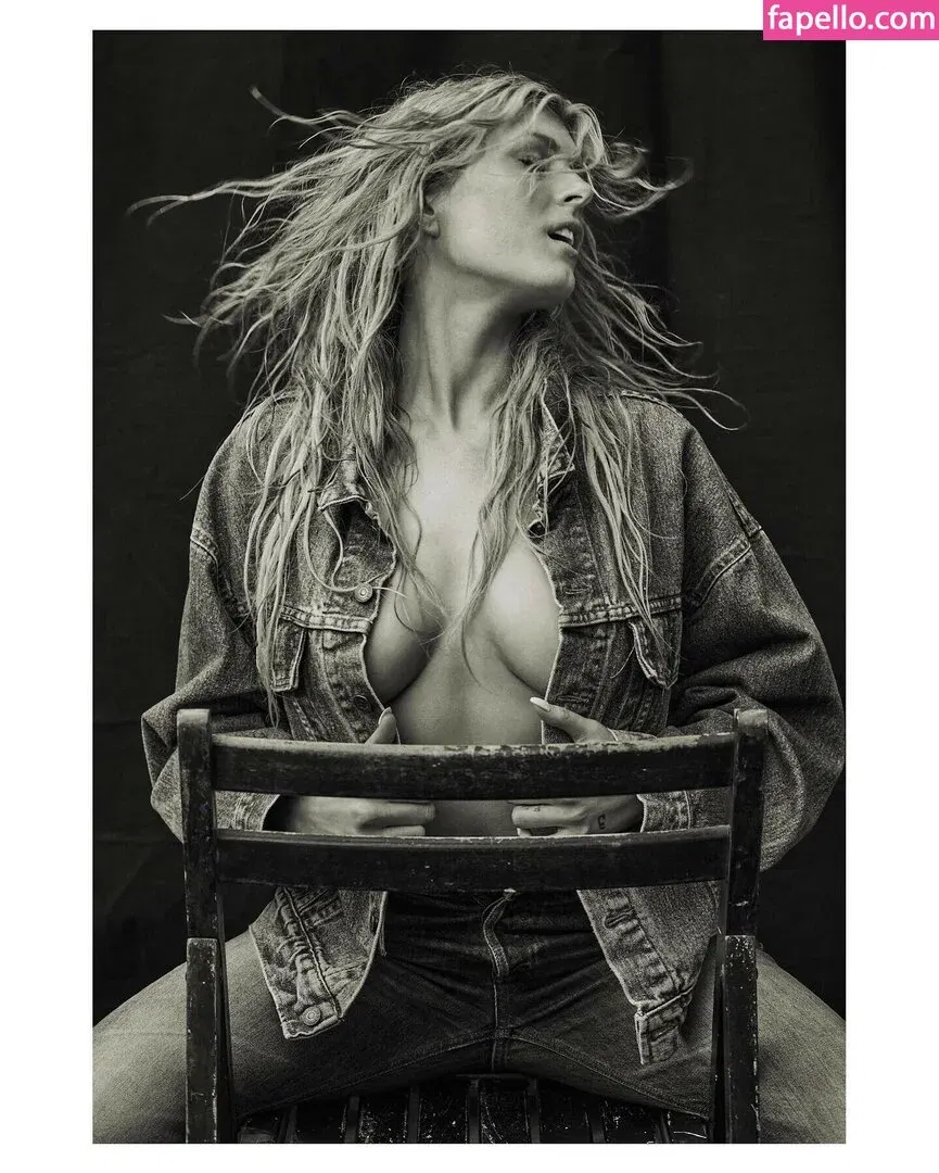 Bella White / bbellaawhite Onlyfans Photo Gallery 