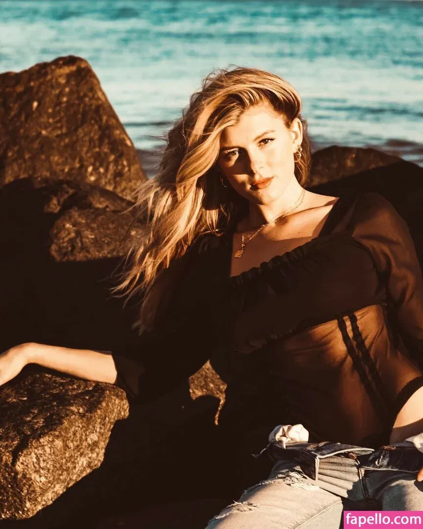 Bella White / bbellaawhite Onlyfans Photo Gallery 