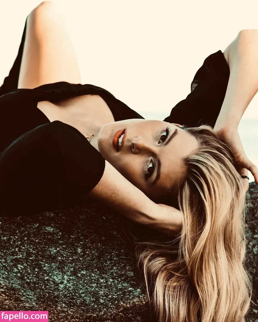 Bella White / bbellaawhite Onlyfans Photo Gallery 